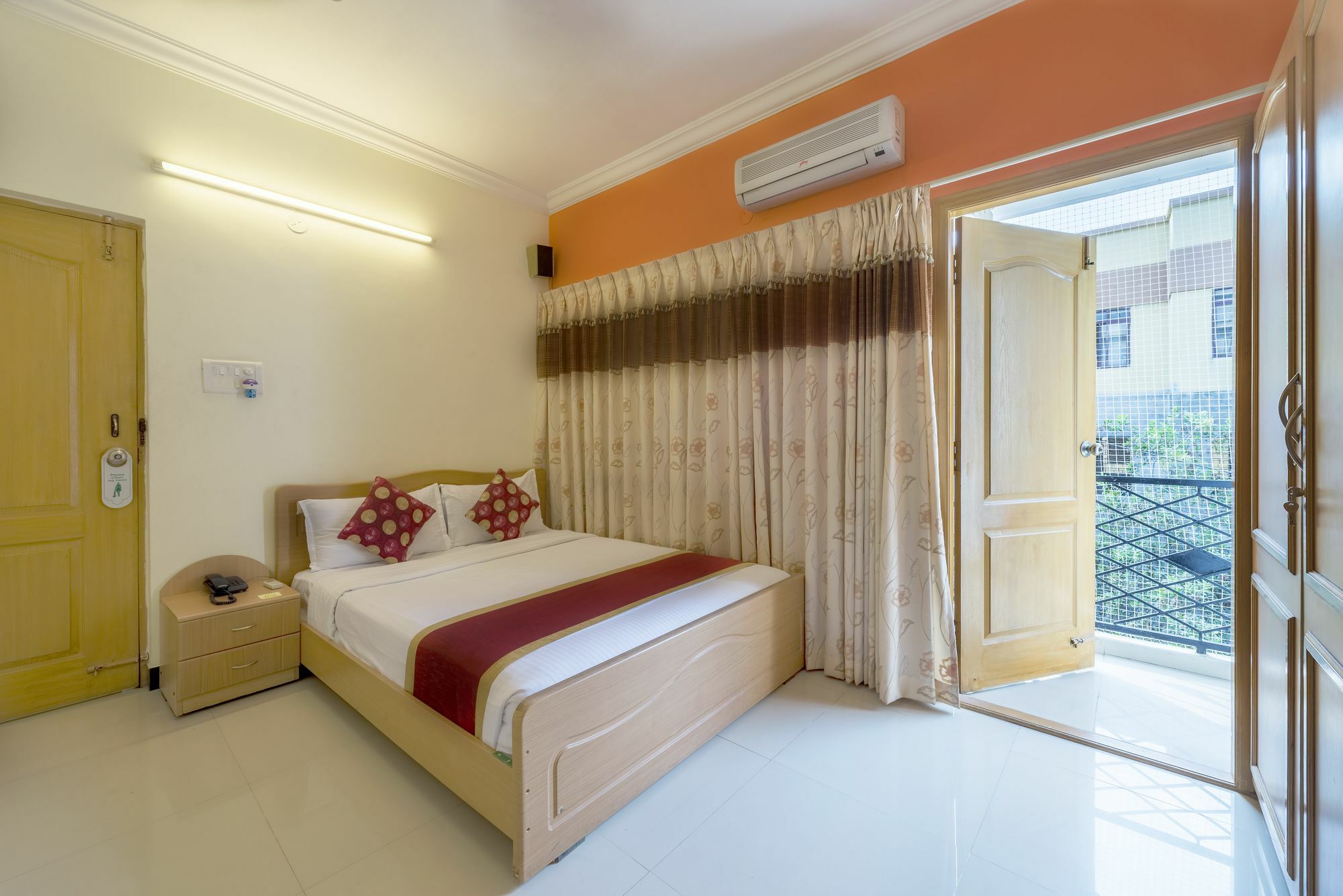 Hotel Raj Comforts -Golf View Bangalore Esterno foto